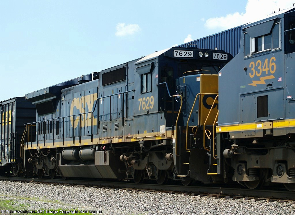 CSX C40-8 7629